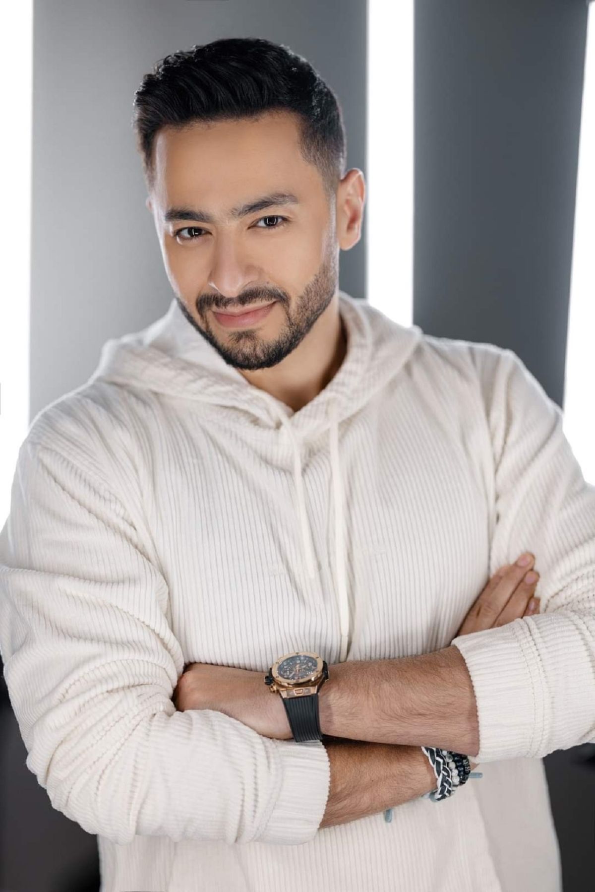 حمادة هلال يعلن مفاجأة عن مسلسل 