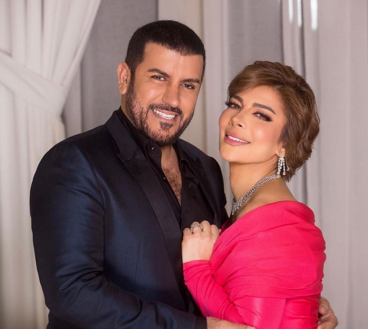 فائق حسن يصدم أصالة... صبغ شعره باللون الأشقر (فيديو)