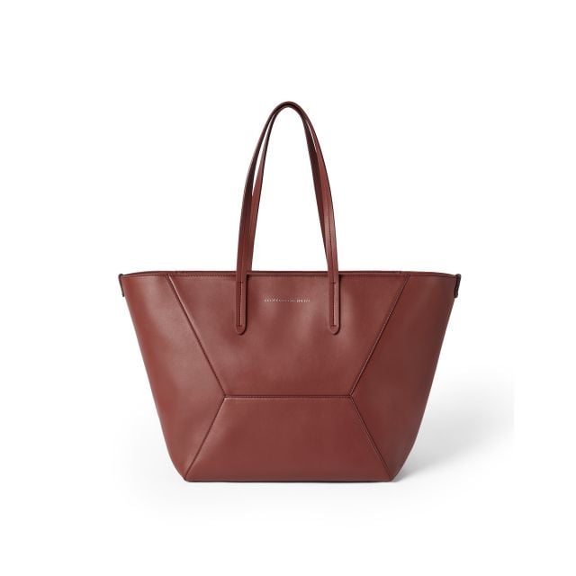 حقيبة BC Duo مصمّمة من جلد العجل ومزيّنة بتطريزات المونيل