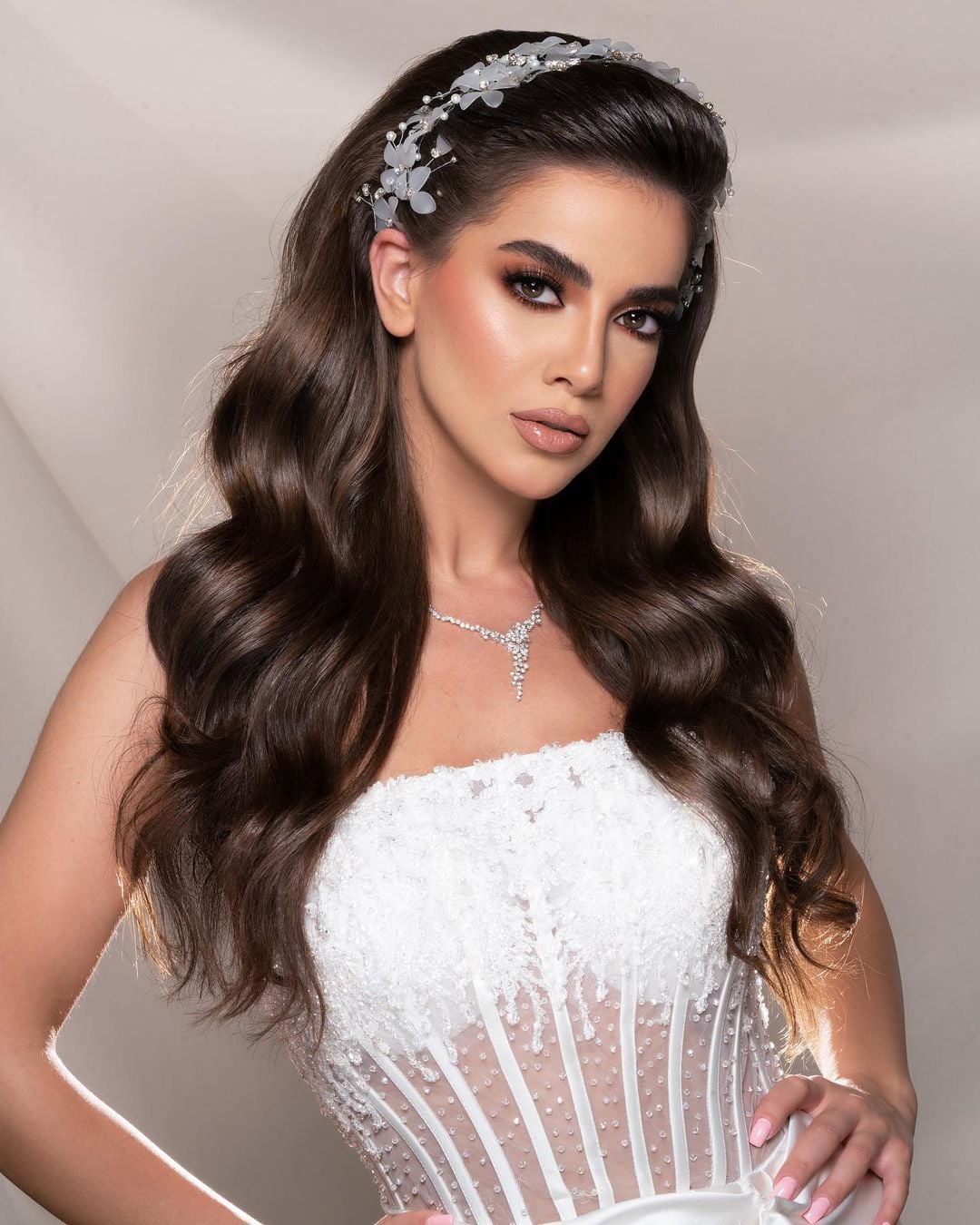 تسريحة الشعر المالس البسيط