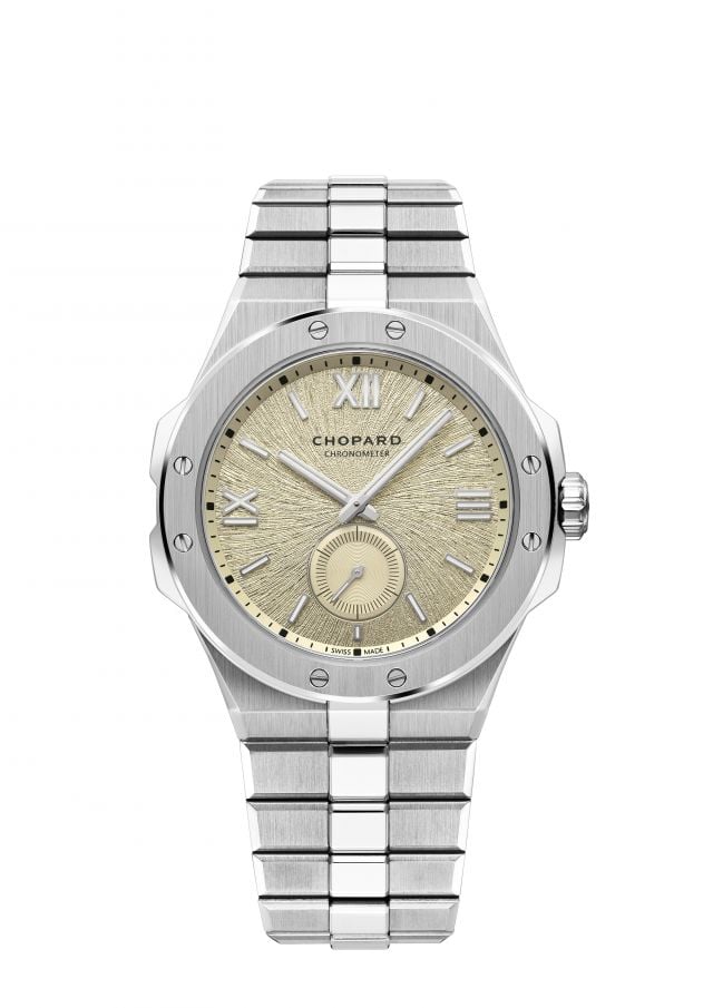 ساعة Alpine Eagle 41 XPS من شوبارد