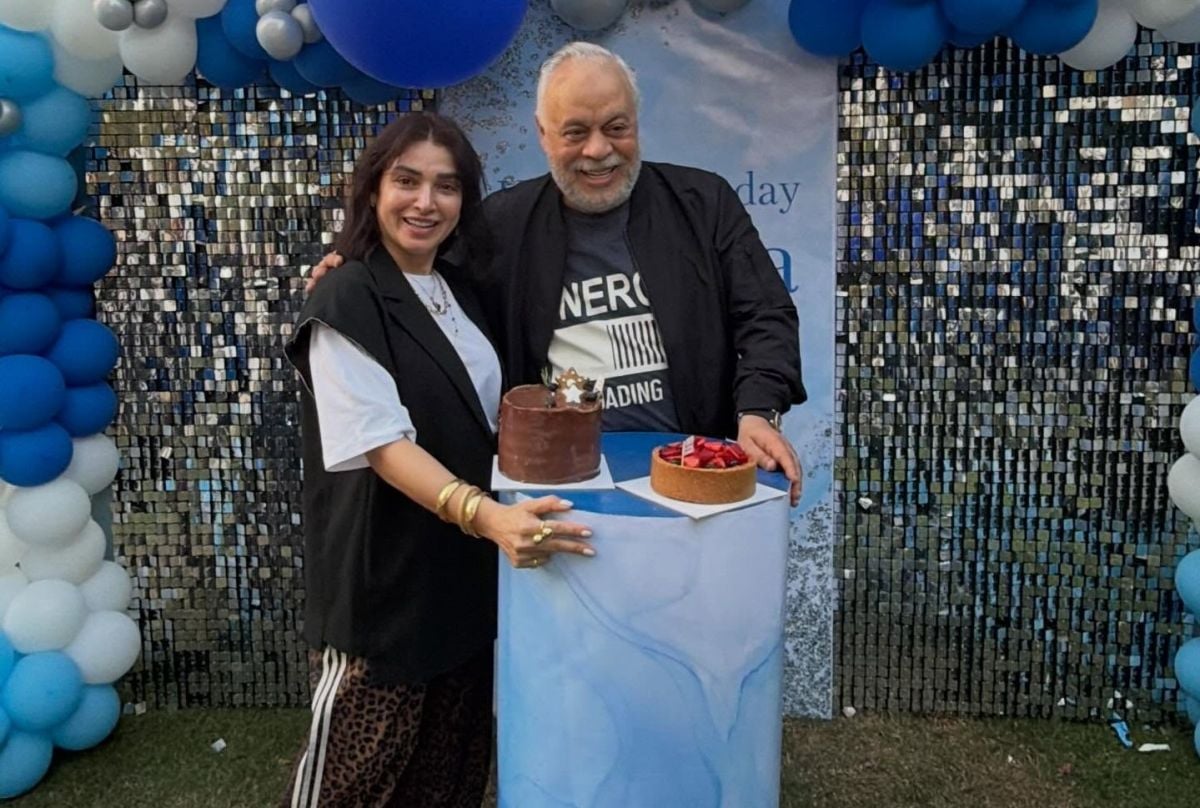  أشرف زكي وابنتاه يحتفلون بيوم ميلاد روجينا برسائل رومانسية (فيديو وصور)