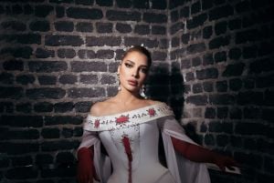 أصالة تشعل أجواء العاصمة الفرنسية بغنائها كل اللهجات العربية (فيديو)