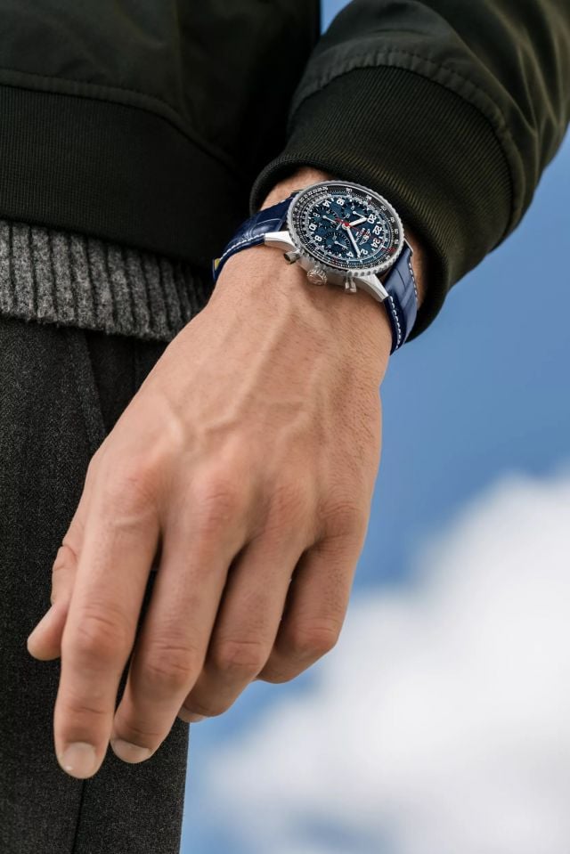 Navitimer Cosmonaute Artemis II من Breitling  فخامة بلمسة كونية