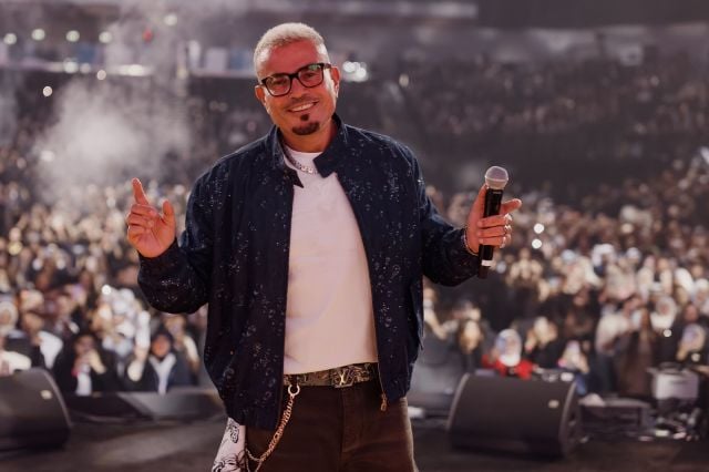 سعر خيالي لحفل عمرو دياب في الجامعة الأميركية بالقاهرة 