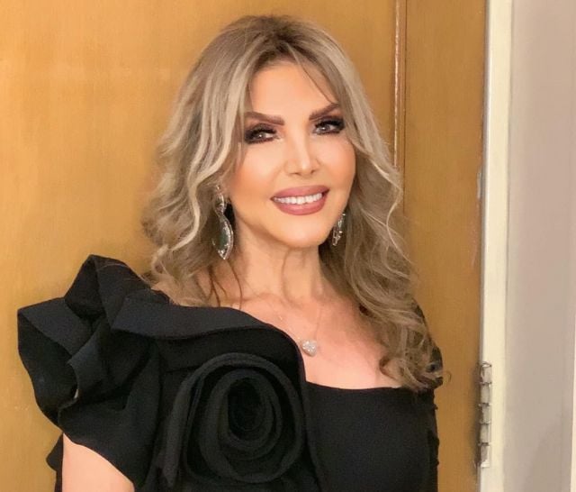  نادية مصطفى تشنّ حملة شرسة على رئيس الجالية المصرية في فرنسا  