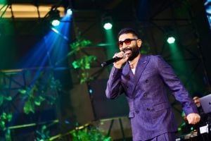  حقيقة خضوع أحمد سعد لعمليات تجميل بعد ظهوره بخسارة وزن (فيديو)