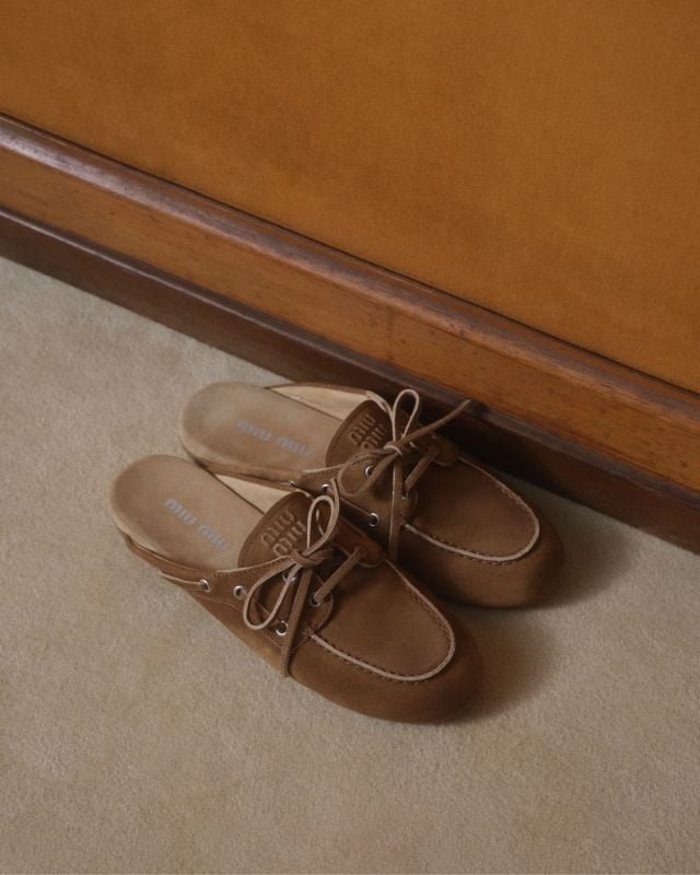 حذاء Deck Shoes من MIU MIU SIGNATURES