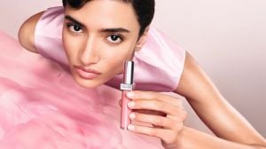 مجموعة PRADA REFLECTION... لمعان يعكس حضورك المتفرّد