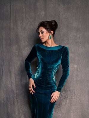 كاريس بشار تستمتع بوقتها مع ابنها الوسيم (صور)