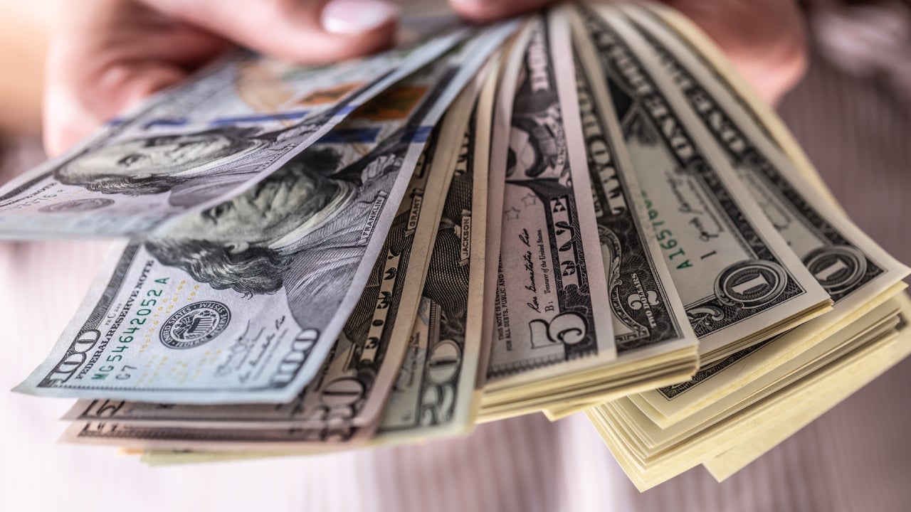 تفسير رؤية المال في المنام لابن سيرين