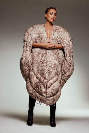 مايا دياب: عندما تتحول الموضة إلى عمل فني