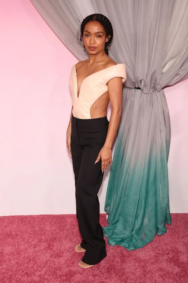 يارا شهيدي بتصميم Mugler