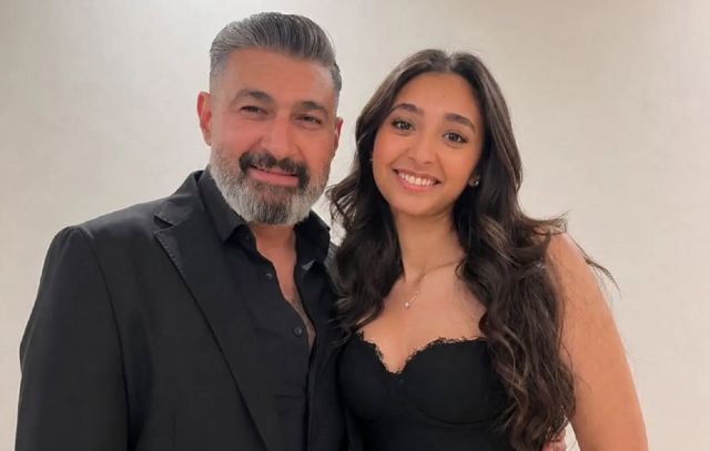 ياسر جلال يتأثر بغياب ابنته ونجوم الفن يدعمونه