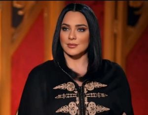 سلاف فواخرجي تستعين بفيديو قديم لنعي هاني شاكر (فيديو)