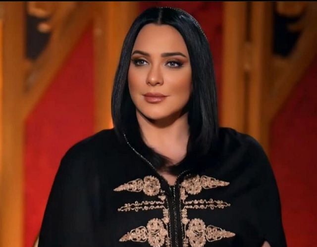 سلاف فواخرجي تستعين بفيديو قديم لنعي هاني شاكر (فيديو)
