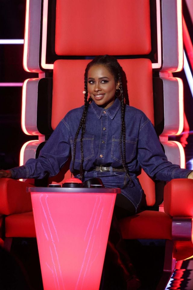 المدربون الثلاثة في مواجهة شرسة... ومنعطفات ترسم ملامح الفرق في برنامج The Voice Kids