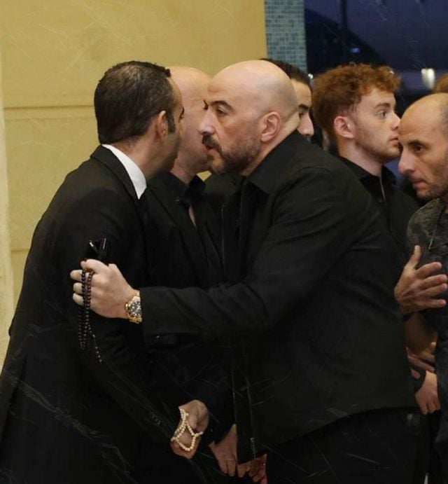 مجدي الهواري يواسي زوج منة شلبي