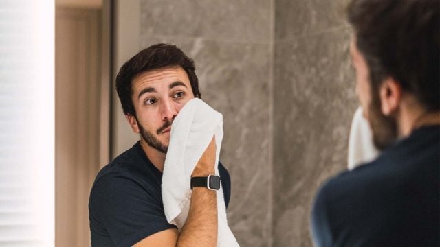 أفضل طرق تنظيف البشرة للرجال في المنزل بخطوات بسيطة 