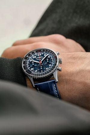 ساعة جديدة من Breitling بميناء من حجر النيزك