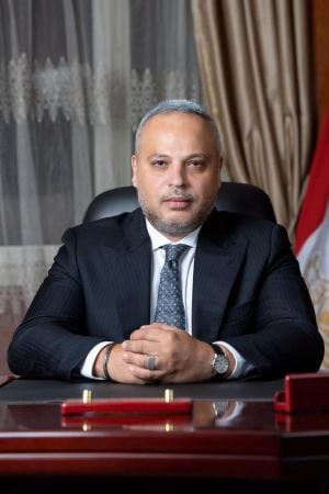 تامر عبد المنعم يتقدّم ببلاغ ضد محمود حجازي