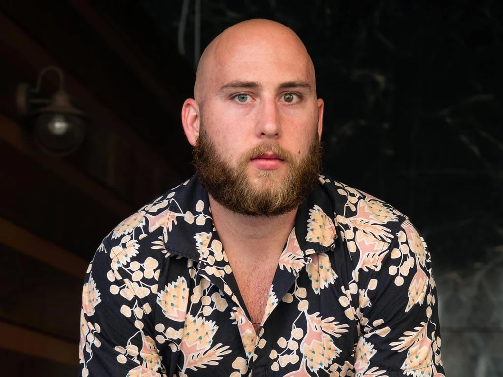 اللحية القصيرة المستديرة