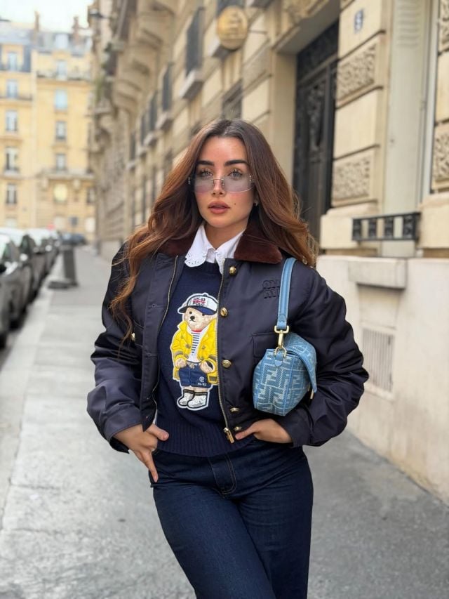 هنا الزاهد بتيشرت عصرية مرحة