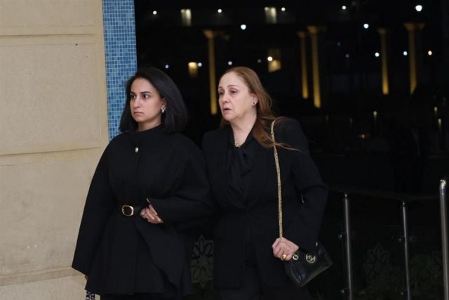 شيرين في طريقها الى العزاء