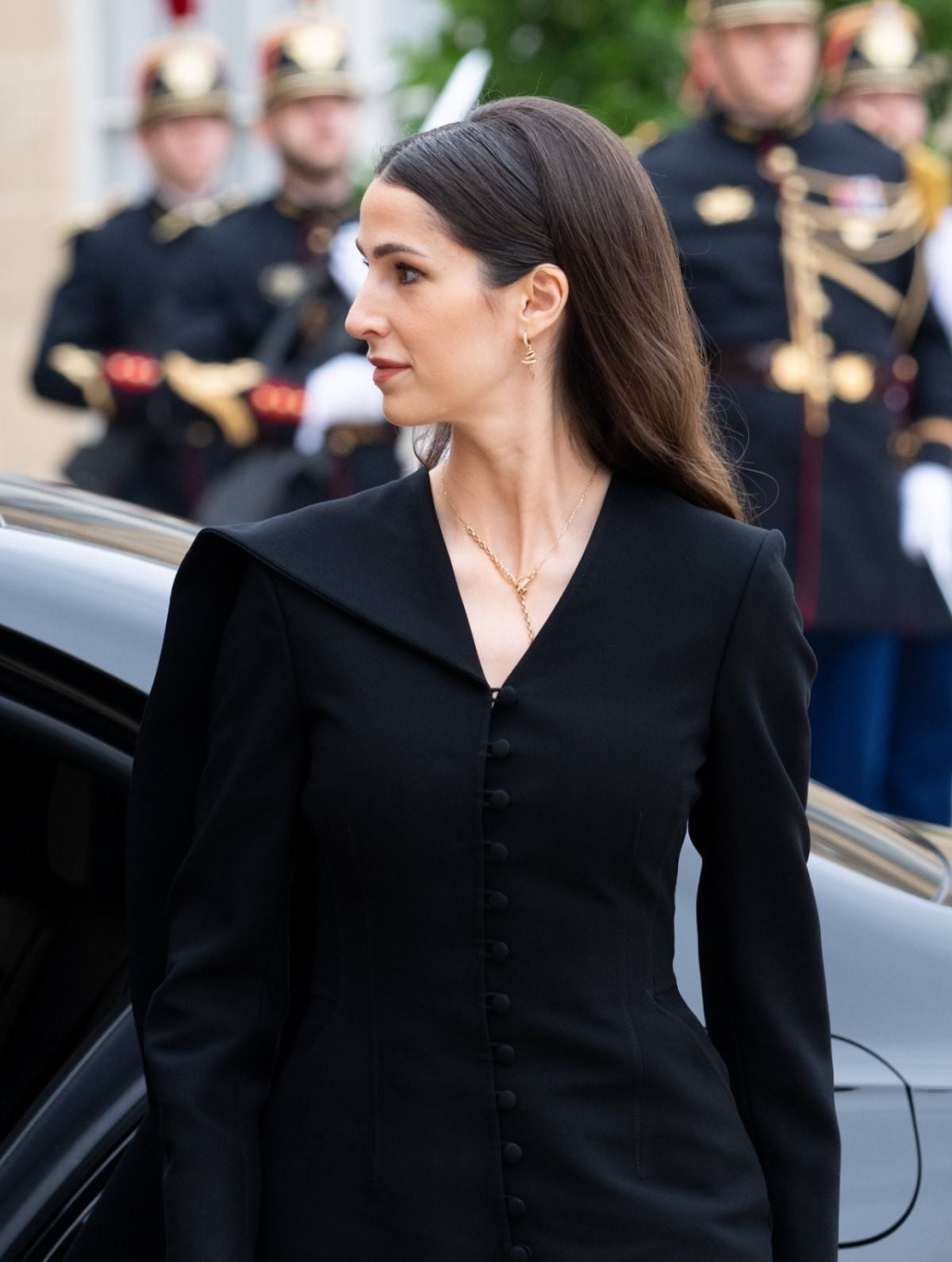 كيف تعكس إطلالات الأميرة رجوة قوة الأناقة الهادئة