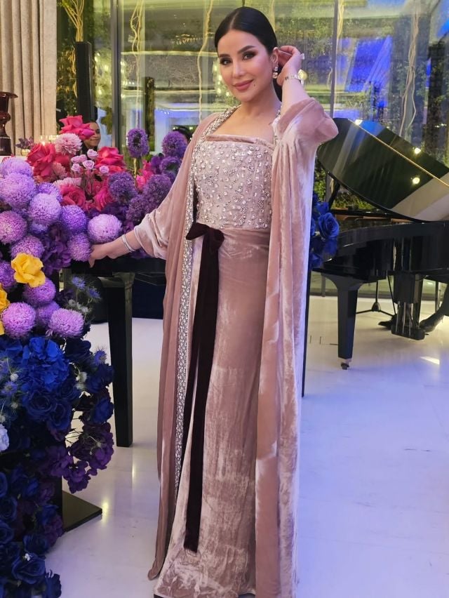 لجين عمران بفستان أنيق من قطعتين