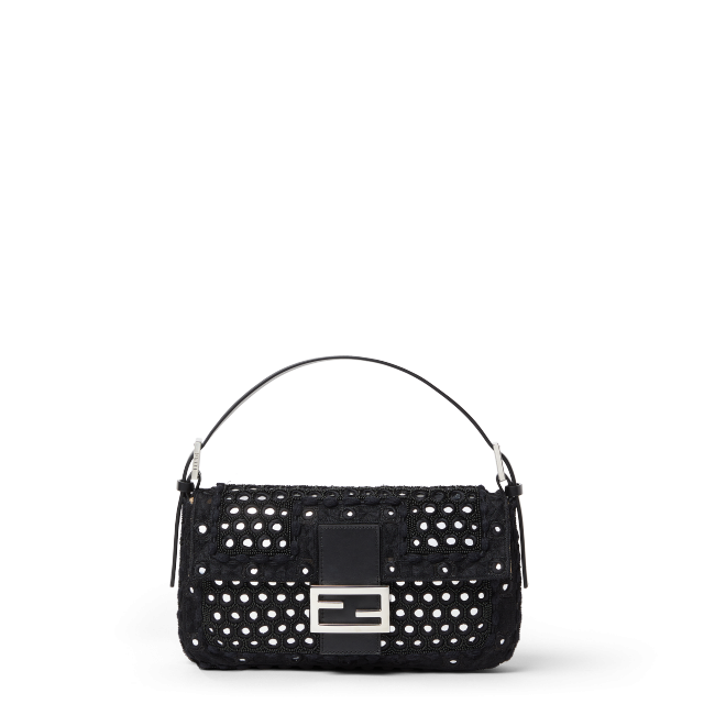 حقيبة Baguette تعكس روحاً عصرية بتفاصيل راقية