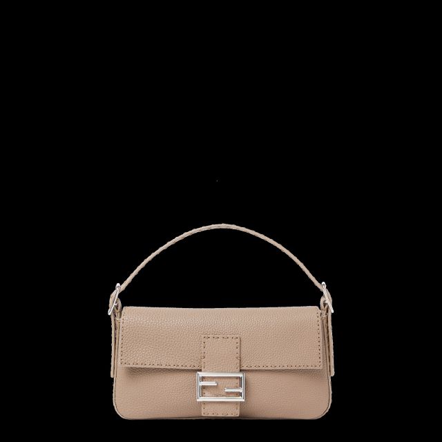 حقيبة Baguette بتفاصيل راقية