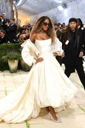 سحر اللون الأبيض يسرق الأضواء في حفل Met Gala 