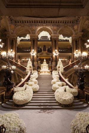 طوني بريس يبتكر ديكورت فخمة بتفاصيل مبهرة لحفلات الزفاف