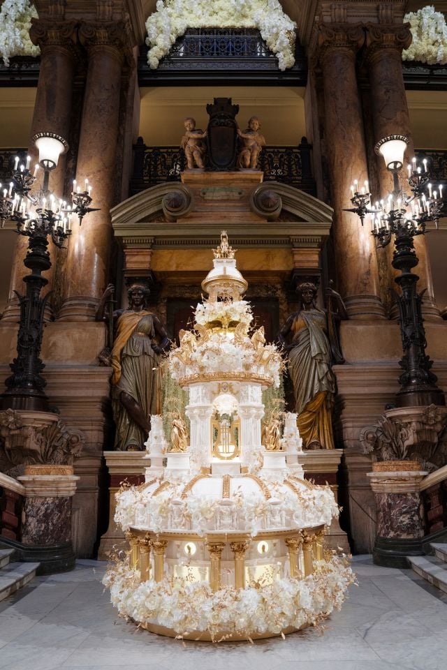 قالب الحلوى المميز للزفاف