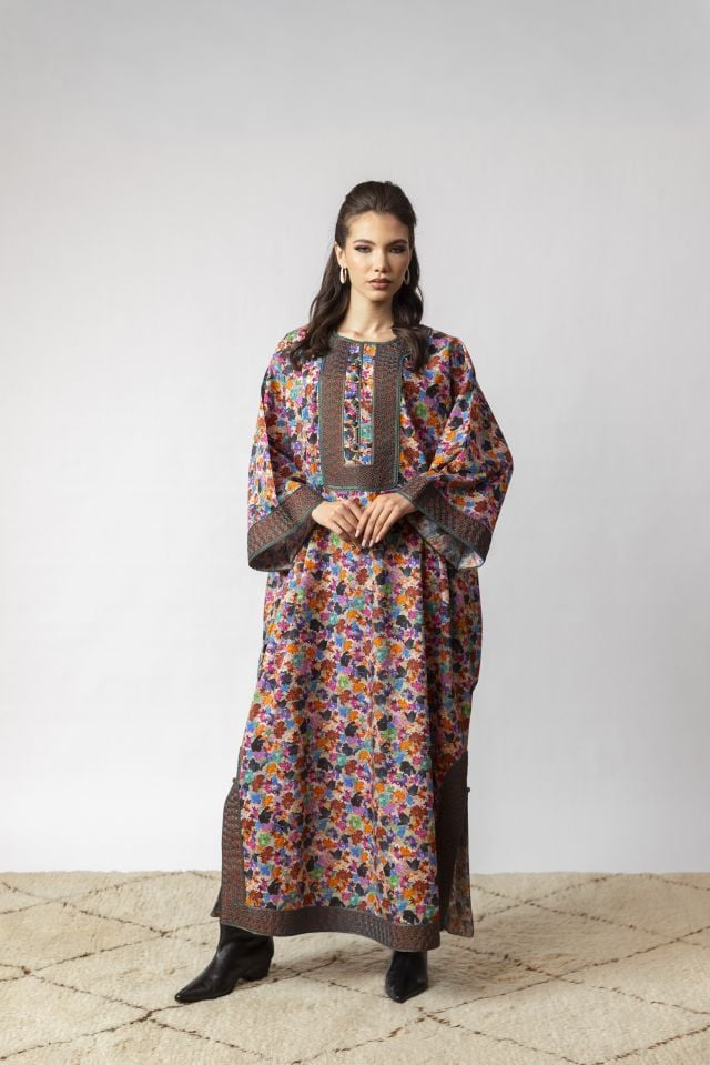 أزياء عصرية محتشمة