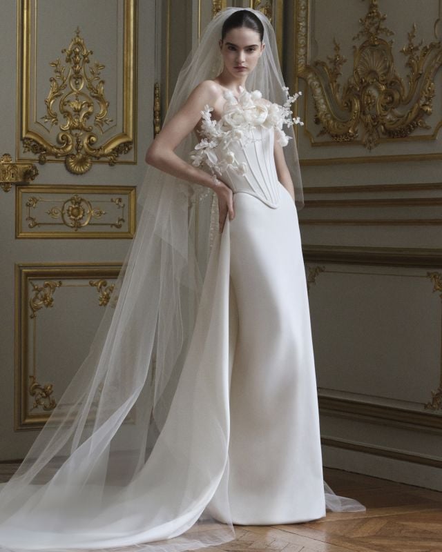 من مجموعة ELIE SAAB BRIDAL ربيع وصيف 2027