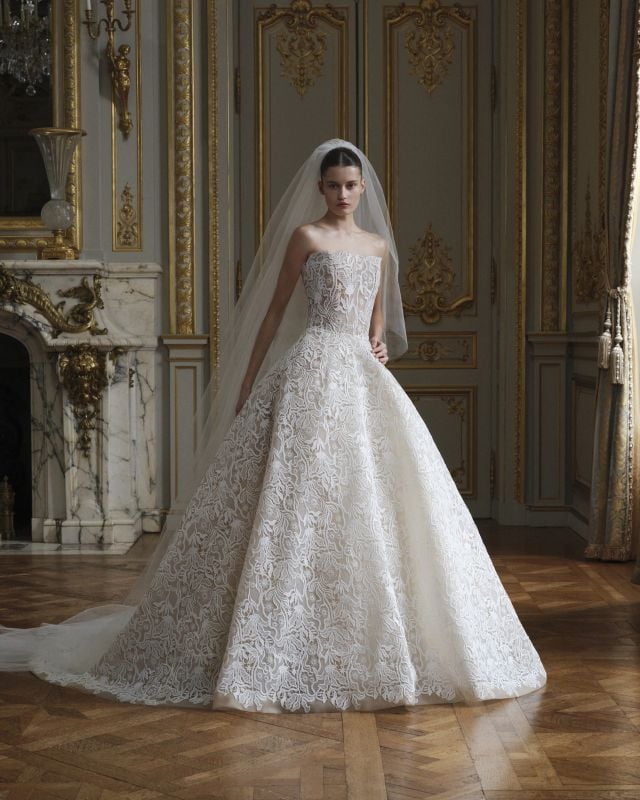 من مجموعة ELIE SAAB BRIDAL ربيع وصيف 2027