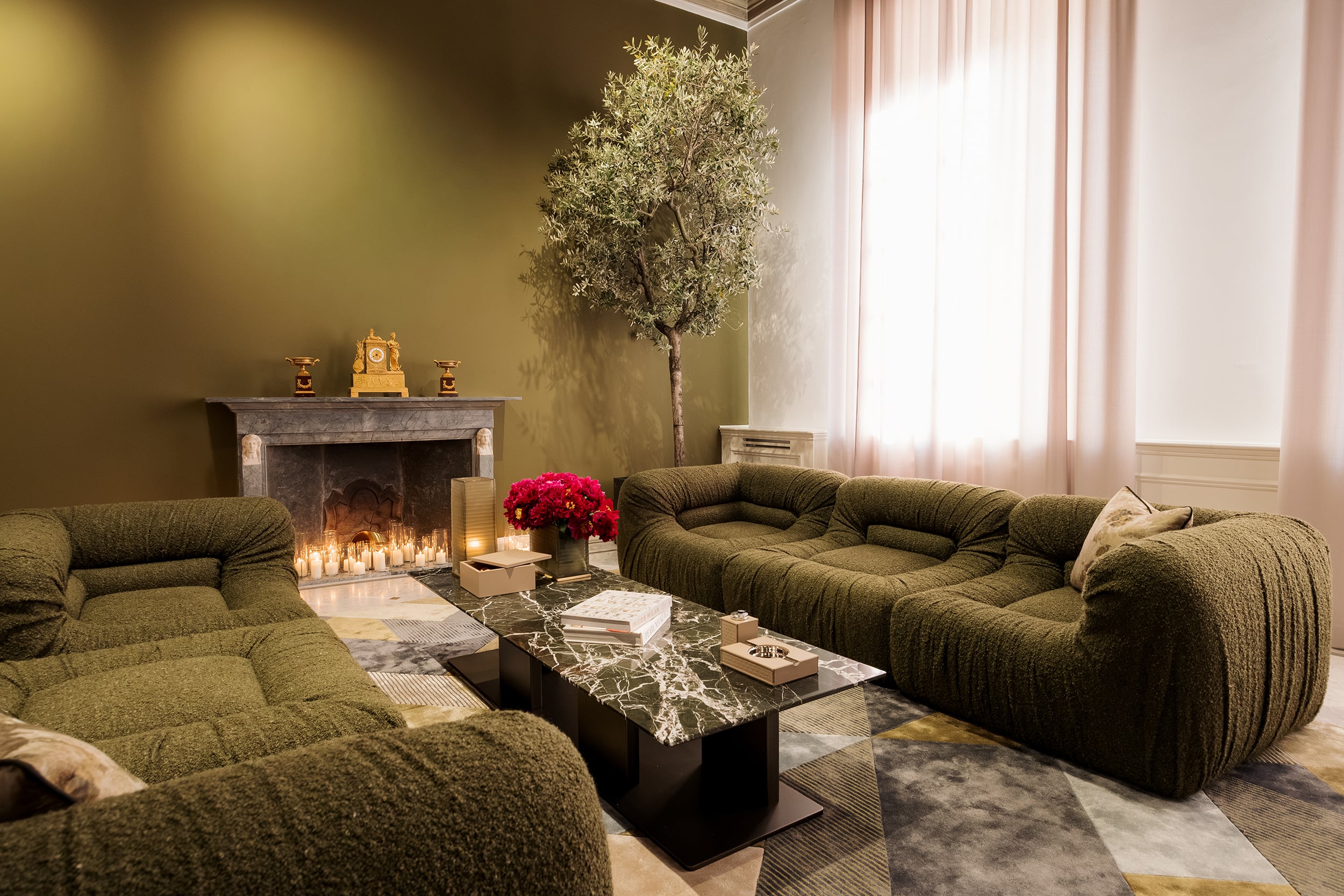 إيلي صعب ميزون – أريكة ماسكاني