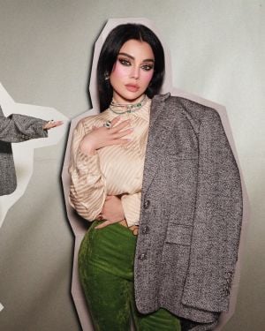 هيفاء وهبي تبهر الجميع بأسلوبها الجريء في تنسيق الألوان