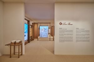 تصاميم مميزة وحرفة Loro Piana العريقة في كل قطعة