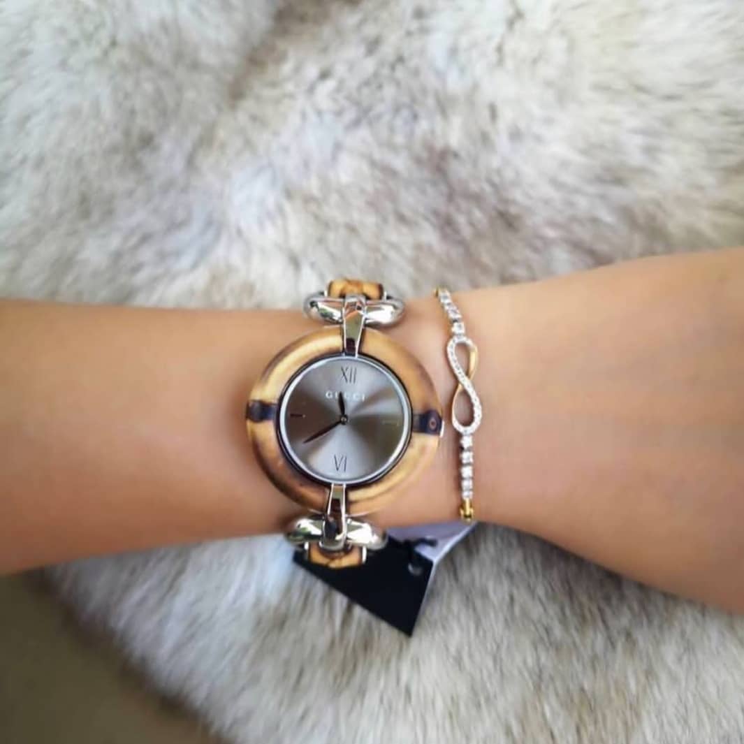 دار Gucci تقدم مجموعتين أيقونيتين من ساعات Horsebit وBamboo