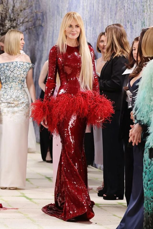 إطلالات مبهرة تزين سجادة Met Gala 2026