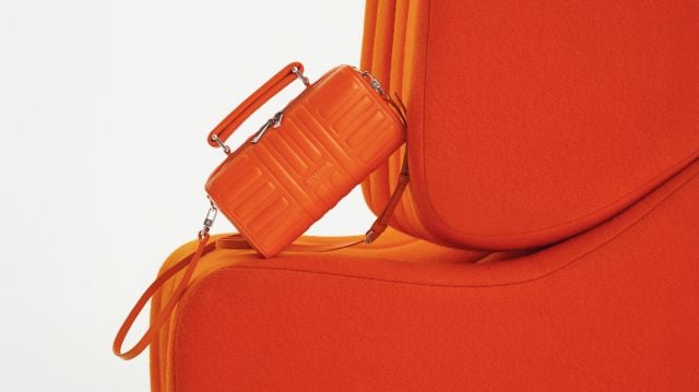 اللون البرتقالي 