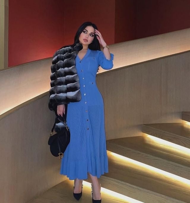 زينب فياض بفستان محتشم في الكويت