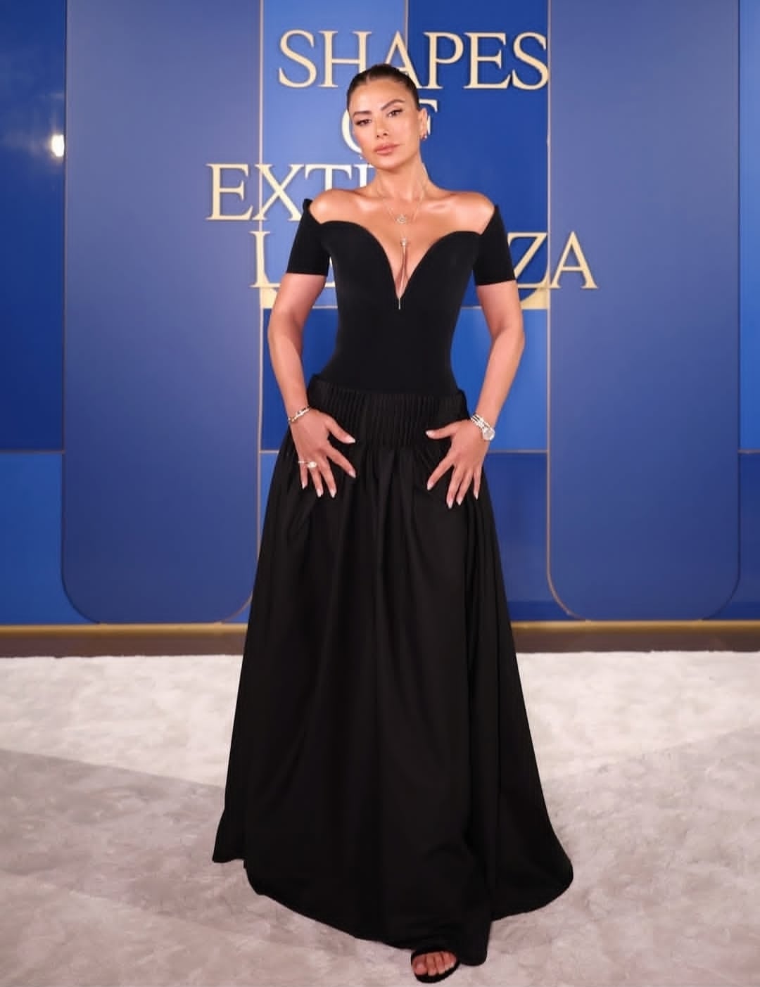 صبا مبارك في الخمسين: أناقة متزنة بروح متجددة