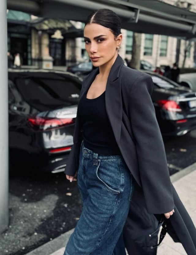 صبا مبارك باطلالة كاجوال مميزة