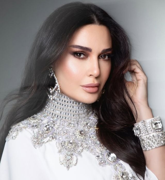 سيرين عبدالنور توجه رسالة قاسية للمتطفلين على حياتها