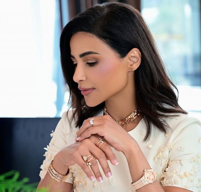 مهيرة عبد العزيز بمجوهرات مبهرة من 