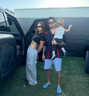 هايلي بيبر تستمتع بوقتها مع ابنها في حفل جاستن بيبر